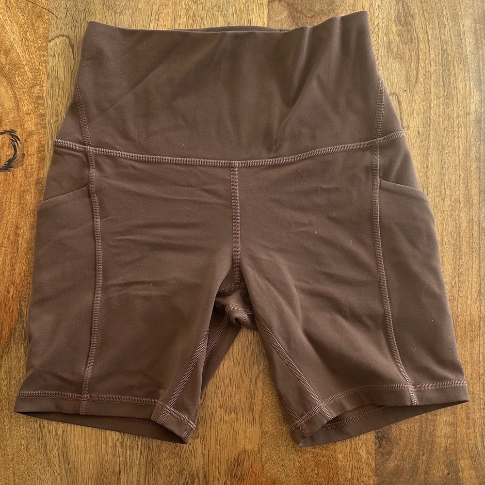 Lululemon Align Shorts with pockets in chocolate